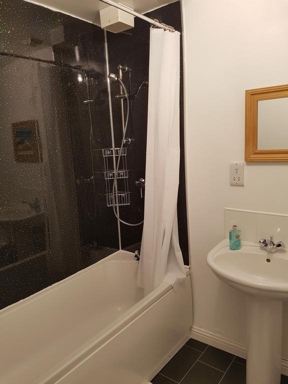 Bathgate Contractor And Business Apartment Eksteriør bilde